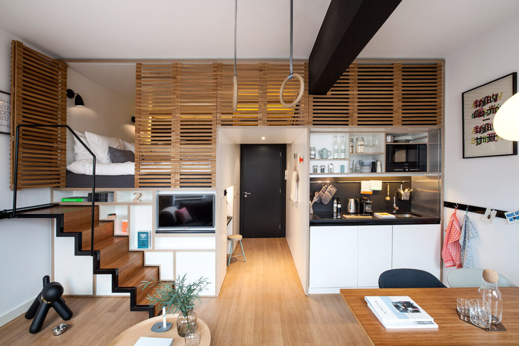 wood-paneling-apartment